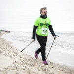 V Plażowe Mistrzostwa Nordic Walking w Łebie - zawodniczka Gosia