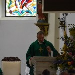 Podziękowanie księdzu Maciejowi Szczodrowskiemu za 5- letnią posługę kapłańską