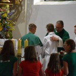 Podziękowanie księdzu Maciejowi Szczodrowskiemu za 5- letnią posługę kapłańską