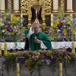 Podziękowanie księdzu Maciejowi Szczodrowskiemu za 5- letnią posługę kapłańską