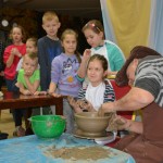 Lepienie garnków z gliny