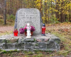 OŚRODEK KULTURY W DZIEMIANACH PAMIĘTA O MOGIŁACH