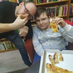 Teatralne zakończenie ferii  biblioteczno-szkolnej grupy teatralnej