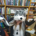 Teatralne zakończenie ferii  biblioteczno-szkolnej grupy teatralnej