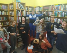 MŁODZI DZIEMIANIE CZYTAJĄ DZIECIOM