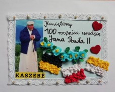100 ROCZNICA URODZIN ŚW. JANA PAWŁA II  w Zespole Kształcenia i Wychowania w Dziemianach