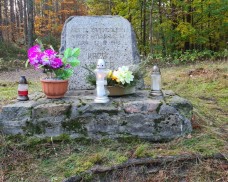 OŚRODEK KULTURY W DZIEMIANACH PAMIĘTA O MOGIŁACH